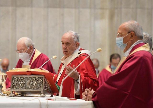 Omša za zosnulých kardinálov a biskupov: Umenie čakať na Pána