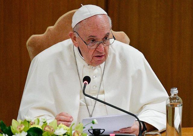 Pápež: Vojna je dôsledkom ľudskej deštruktívnosti neliečenej pri koreňoch