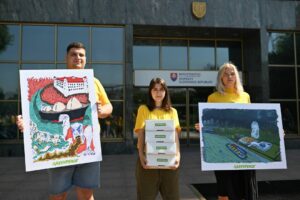 Photos from Greenpeace Slovensko’s post
