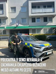 POLICAJTKA V SENCI NEVÁHALA A ZACHRÁNILA CHLAPČEKA  BEŽIACEHO MEDZI AUTAMI PO CESTE 👦