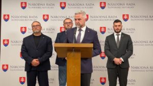 Tlačová konferencia poslancov NR SR za SMER – SSD na tému: Voľba predsedu osobitného kontrolného výboru NR SR na kontrolu činnos…